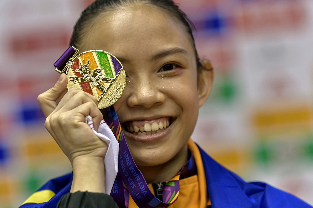 Gymnast Rachel Yeoh Li Wen won the gold medal in the multi-level crossbar event, Hanoi May 15, 2022. u00e2u20acu201d Bernama pic