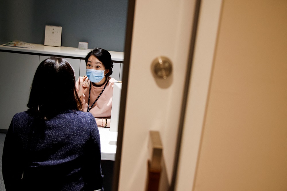 Cho So-young, a nurse at Cha Fertility Centre, checks a patient at the clinic, in Bundang, South Korea April 30, 2022. — Reuters pic