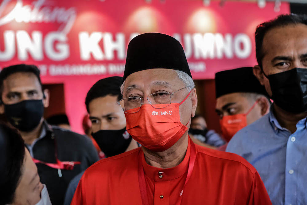 Umno vice-president Datuk Seri Ismail Sabri Yaakob speaks to reporters at Umnou00e2u20acu2122s extraordinary general meeting (EGM) at the World Trade Centre in Kuala Lumpur May 15, 2022. u00e2u20acu201d Picture by Firdaus Latif
