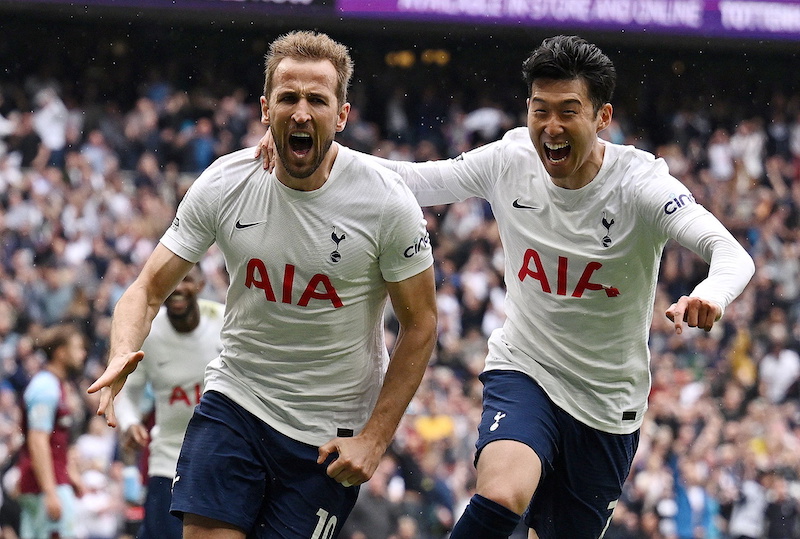 Tottenham Hotspur's Harry Kane celebrates scoring their first goal with Son Heung-min at Tottenham Hotspur Stadium, London, Britain May 15, 2022. u00e2u20acu201d Reuters pic