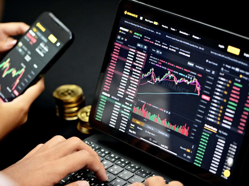 Some investors were aware of the risks involved in cryptocurrencies and were sceptical when they entered the market, but others had a larger risk appetite or believed that it was u00e2u20acu02dcrisk-freeu00e2u20acu2122. u00e2u20acu201d Unsplash pic