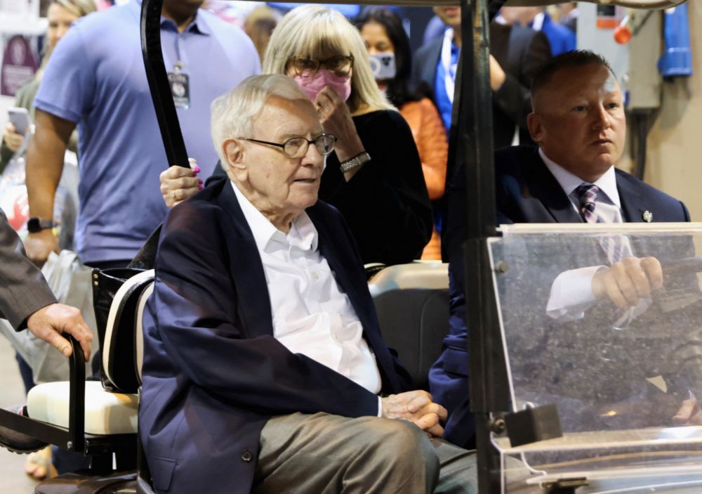 Berkshire Hathaway CEO Warren Buffett rides on a golf cart through the exhibition hall as investors and guests arrive for the first in-person annual meeting since 2019 of Berkshire Hathaway Inc in Omaha, Nebraska, US, April 29, 2022. u00e2u20acu201d Reuters pic
