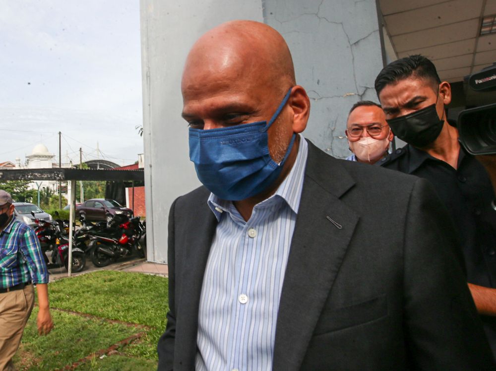 Datuk Mohamed Raffe K. Chekku arrives at the Ipoh Magistrateu00e2u20acu2122s Court May 9, 2022. u00e2u20acu201d Picture by Farhan Najib