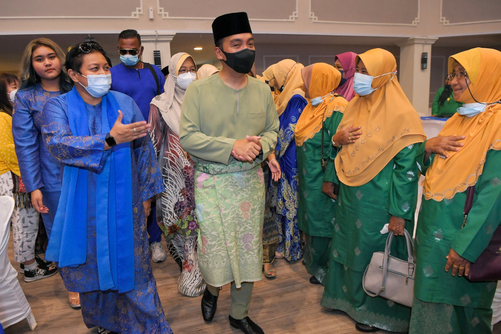 Johor Mentri Besar Johor Datuk Onn Hafiz Ghazi with Pengerang MP Datuk Seri Azalina Othman Said at the Pengerang parliamentary constituency Aidilfitri open house in Bandar Penawar, Johor, May 13, 2022. u00e2u20acu201d Bernama pic 