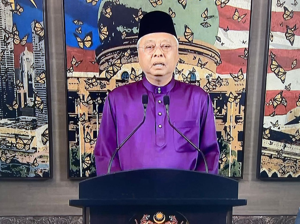 Prime Minister Datuk Seri Ismail Sabri Yaakob announced that the replacement holiday for Labour Day today will transfer automatically to Wednesday. u00e2u20acu201d Picture via Twitter/Bernama