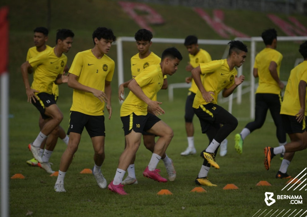 Players from the national Under 23 (U-23) squad are seen during a training session May 3, 2022. u00e2u20acu201d Picture via Twitter/Bernama