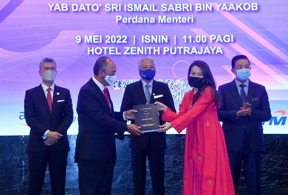 Prime Minister Datuk Seri Ismail Sabri Yaakob at the exchange of CFA documents between the Mampu, CSP and MSP at a ceremony in Putrajaya, May 9, 2022. u00e2u20acu201d Bernama pic 