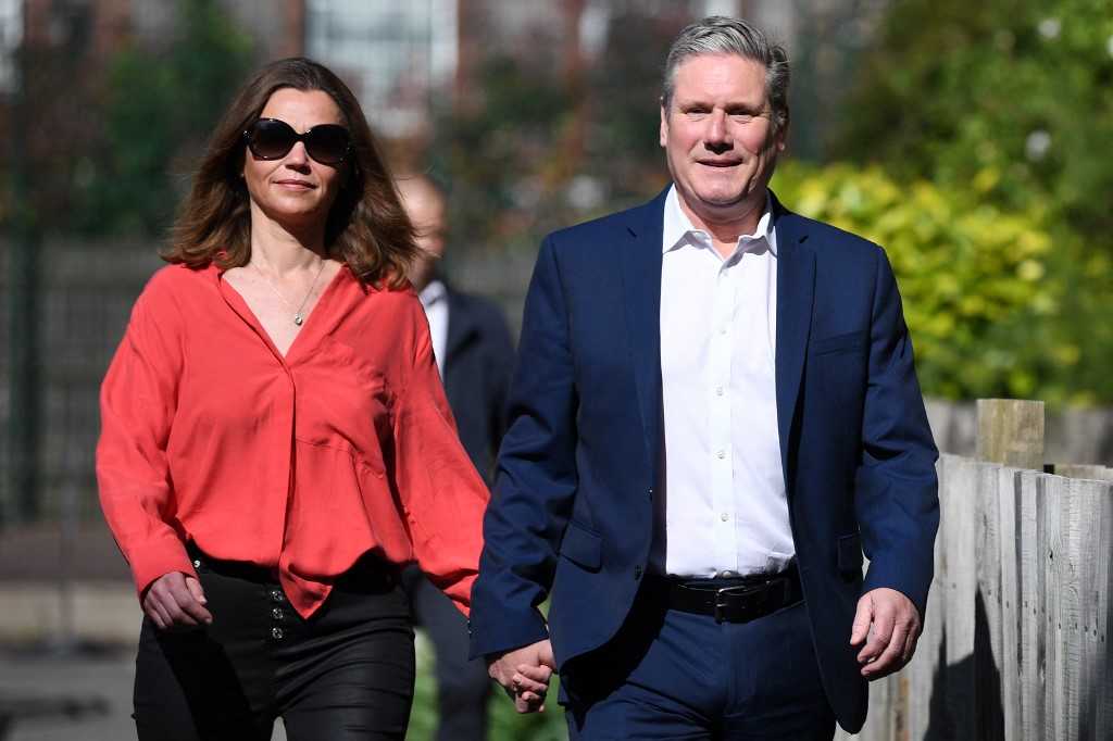 Britainu00e2u20acu2122s main opposition Labour Party leader Keir Starmer arrives with his wife Victoria at a polling station, in London, to cast his vote in local elections, on May 5, 2022. u00e2u20acu201d AFP pic
