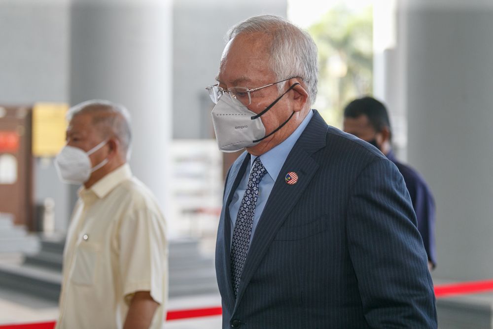 Datuk Seri Najib Razak arrives at the Kuala Lumpur High Court May 12, 2022. u00e2u20acu201d Picture by Devan Manuel