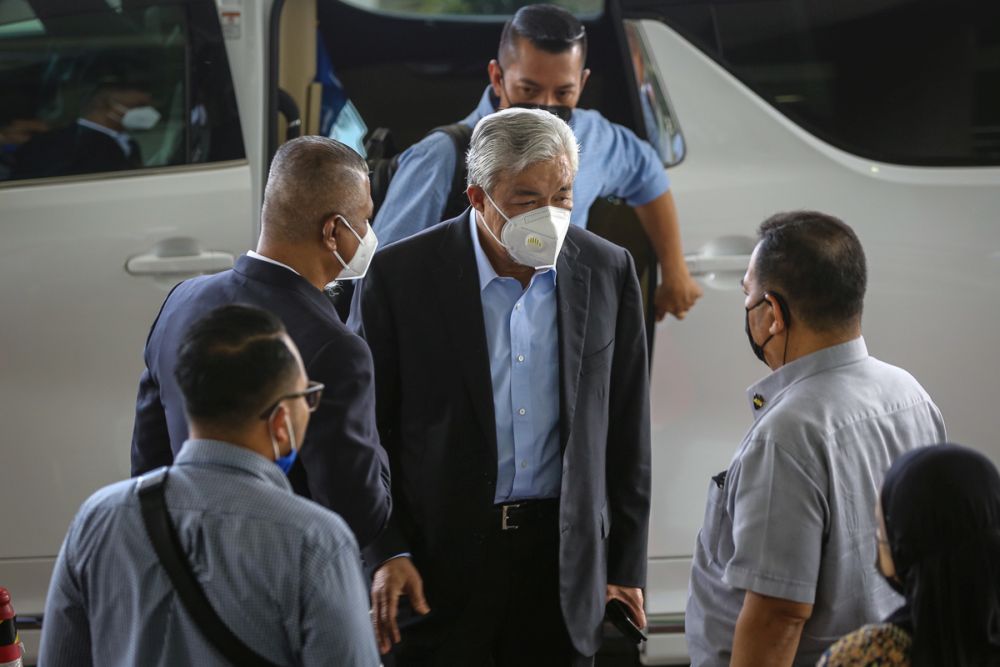Datuk Seri Ahmad Zahid Hamidi arrives at the Shah Alam High Court May 11, 2022. u00e2u20acu201d Picture by Yusof Mat Isa