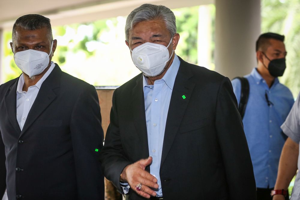 Datuk Seri Ahmad Zahid Hamidi arrives at the Shah Alam High Court May 11, 2022. u00e2u20acu201d Picture by Yusof Mat Isa