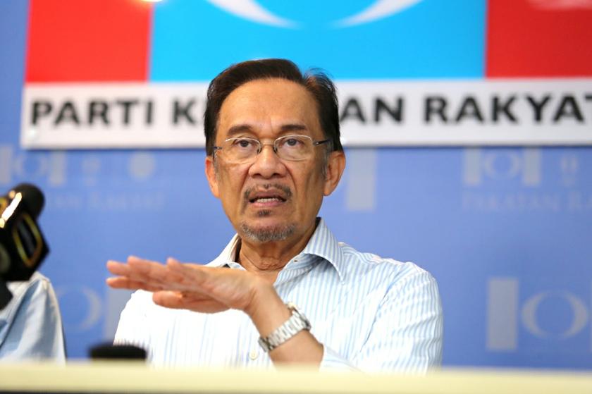 Datuk Seri Anwar Ibrahim press conference taken on 19 jun 2013. u00e2u20acu201d Picture by Choo Choy May