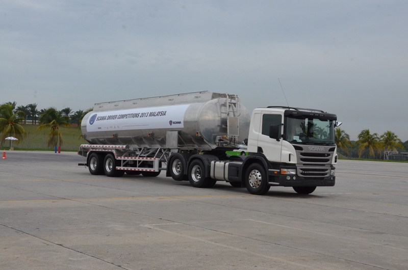 The writer also drove a Scania oil tanker, courtesy of Scania Trucks Malaysia.