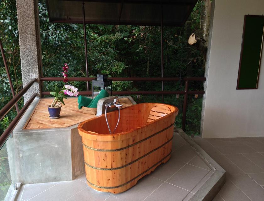 Soak away your stress in this wooden tub... another luxury in Ambong Ambong.