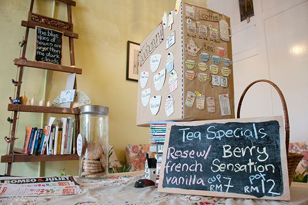 A sitting room that is a cafe at Soohongry along Soo Hong Lane