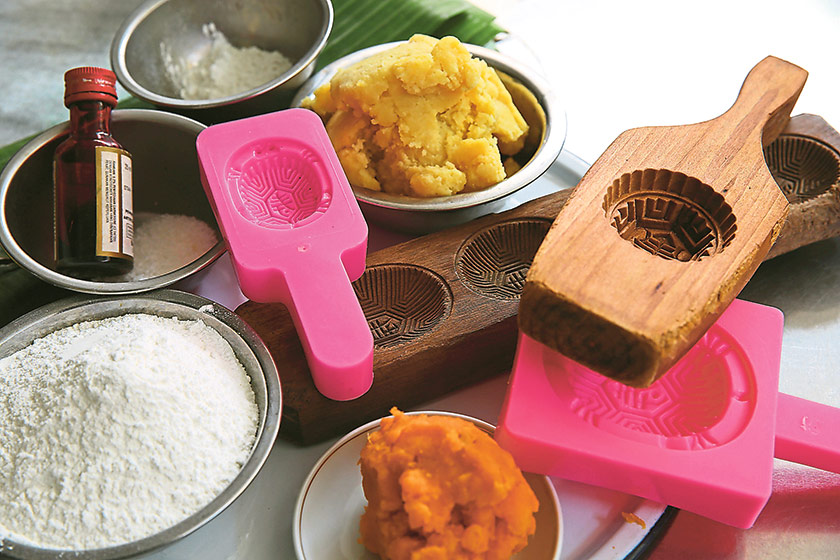 Plastic moulds are preferred over traditional wooden moulds for kuih angku as they give a clearer marking.