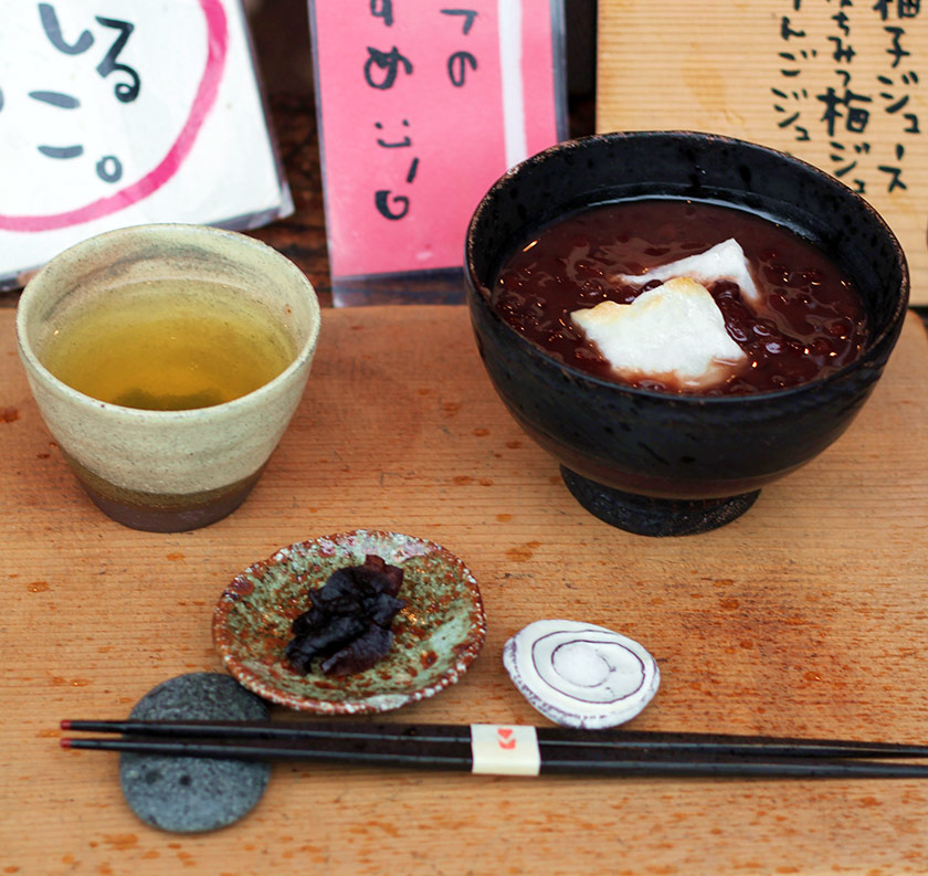 Sakura-flavoured desserts