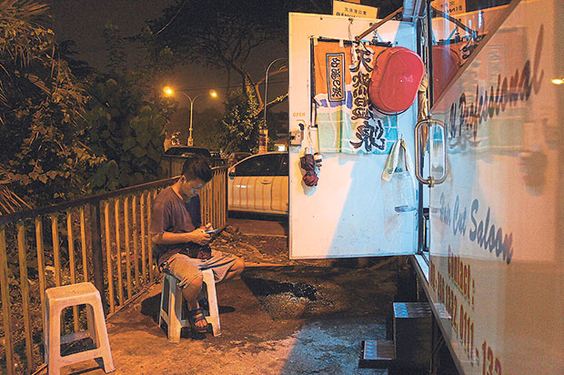 As Ken can only handle one customer at a time, some waiting time is necessary on a busy night.