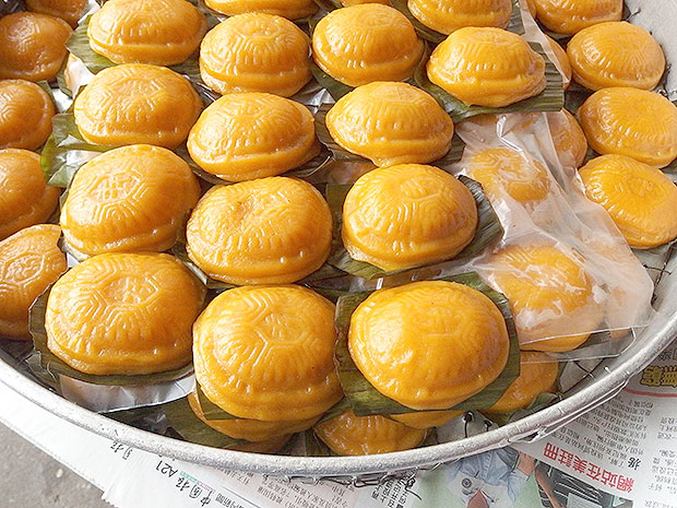 Sweet potato kuih angku with mung bean filling from Soong Seng.