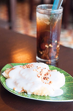 Steamed rice cakes with coconut milk.