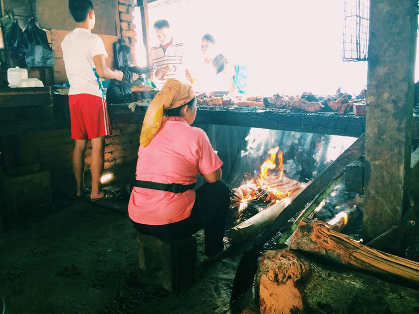 Sinalau bakas is a Dusun delicacy literally translated to mean smoked wild boar, the meat is put above a fire and smoked for hours till cooked which makes it able to last longer without refrigeration