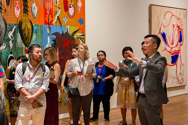 Low shares points of interest with gallery visitors