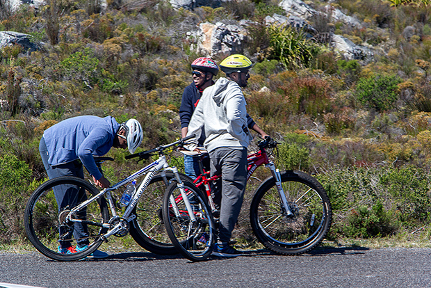 Cyclists en route to Cape Point