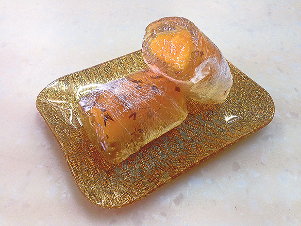 Tin Yin also makes a lovely Osmanthus Jelly with Mango