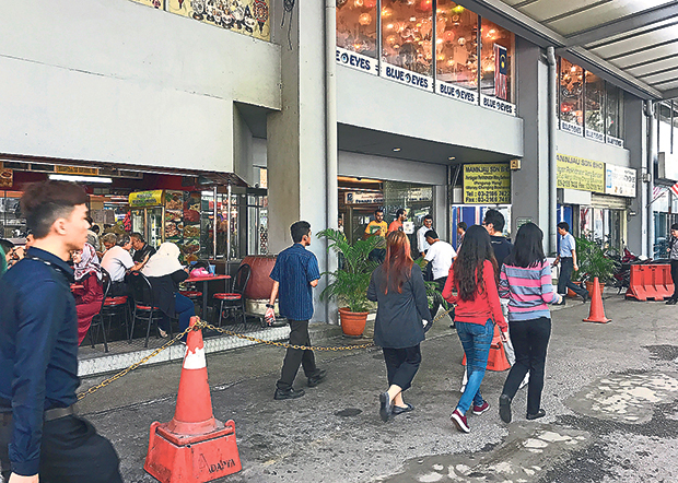 Wisma Central, a haven for reasonably priced lunch, is walking distance of both Suria KLCC and Avenue K