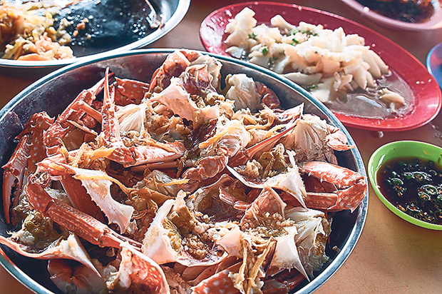 Sea crabs can also be steamed and enjoyed as is