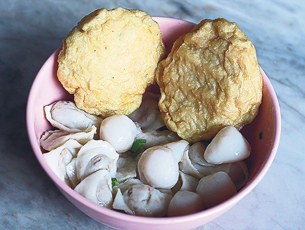 The fishball noodle stall at Hup Lik offers fishcake, fishballs and fish skin wantans