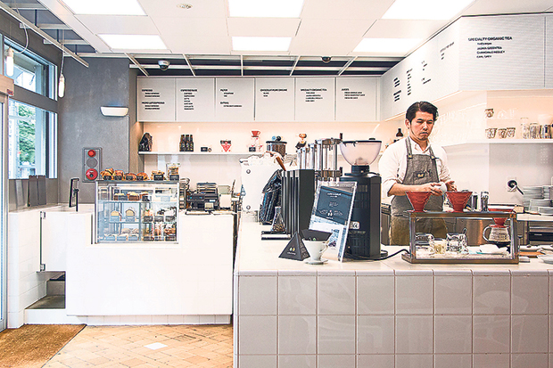 The sleek, minimalist interior of Coutume Café Aoyama