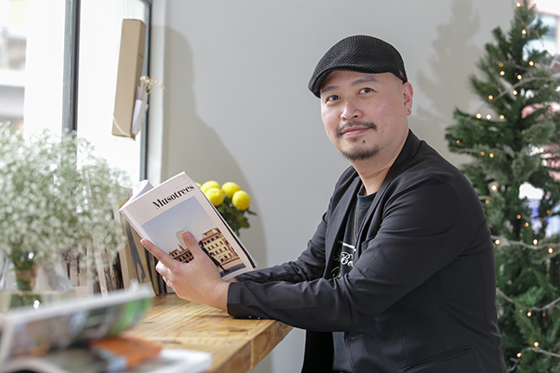 Jie-he Luguo of Luguo Café started brewing coffee during his student days