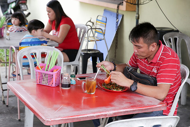 Regulars pop by to have their fried pan mee throughout the day.