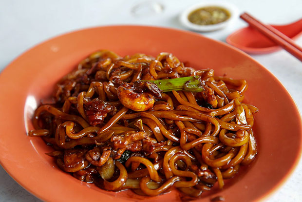 Albin’s version of fried pan mee is similar to Hokkien mee.