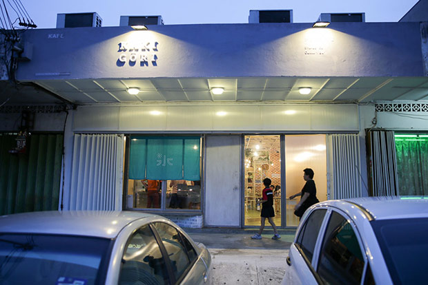 Look for Kakigōri at Taman Paramount to get your cool shaved ice desserts.