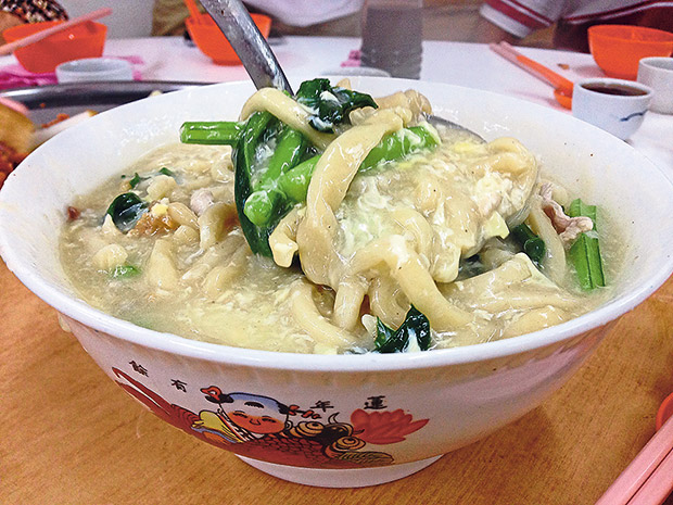 The ‘original’ lam mee, to which you can add vinegar to personal taste.
