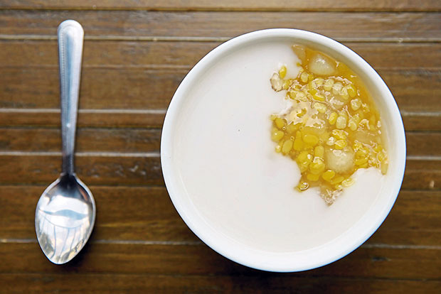 One of their dessert specials at Mimi Nguyen Cafe is this refreshing Chè Bưởi made with the white pith from the pomelo skin, mung beans, tapioca starch and coconut milk.