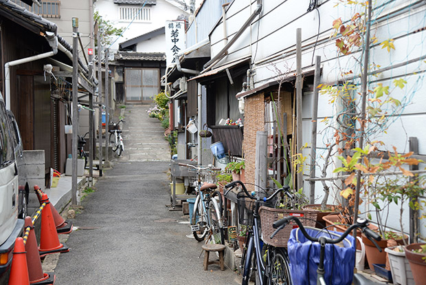 The quiet residential lanes in the Tsuruhashi neighbourhood near Korea Town.