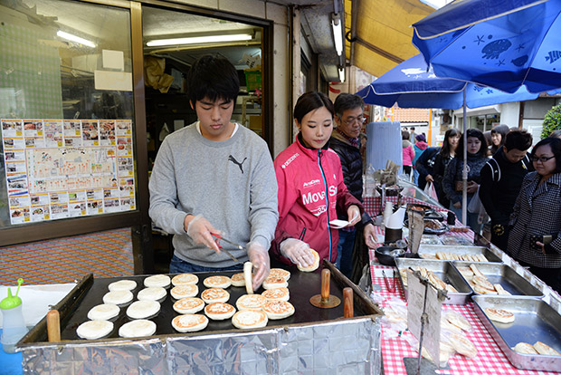 Korea Town has food stalls like this selling Korean specialties along the street.