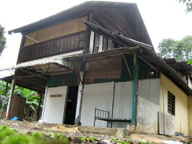 In the 1950s, Rozana's grandmother ran a grocery store in this heritage shophouse.