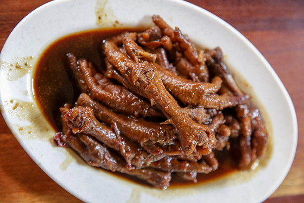 Braised chicken feet is cooked fresh on a daily basis.