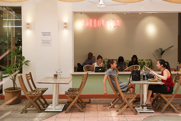 Rubberduck has a tropical relaxed vibe.