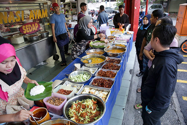 Join the early morning queue for your Kelantan food fix.