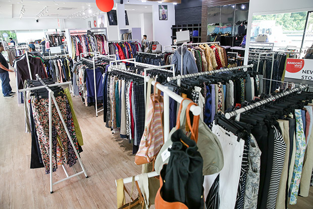 Bandoru Store focuses on Japanese apparel and accessories.