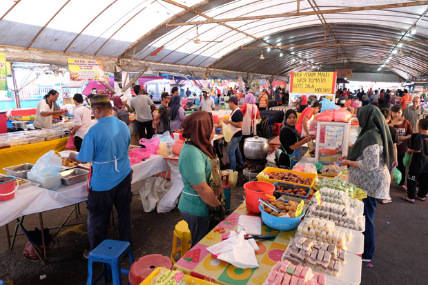 There are over 100 stalls inside the Kampung Melayu Ramadan Bazaar.