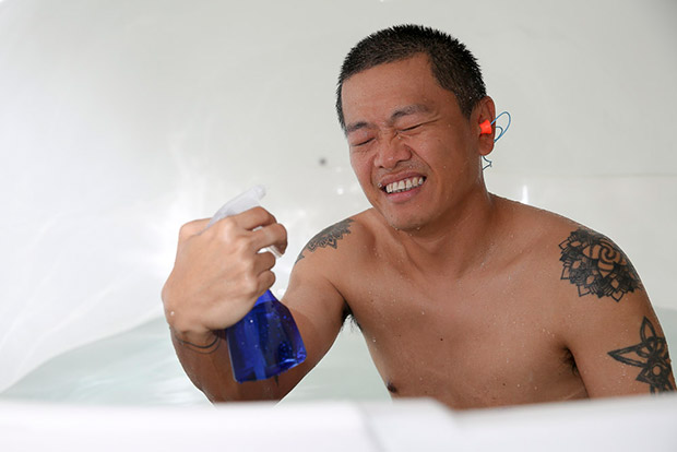 If the saline water gets in your eyes, rinse with water from the spray bottle provided inside the pod.