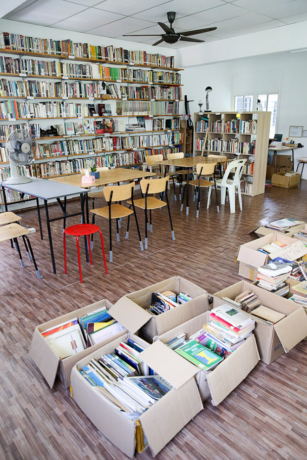 The Zhongshan Building has several “libraries in progress” including the Malaysia Design Archive, Rumah Attap Library and Collective, and Rice Cooker Archives.