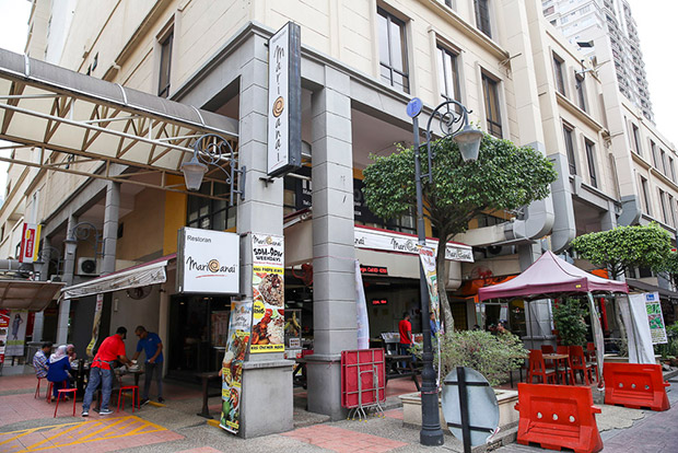 With a varied menu, Mari Canai at Plaza Damas draws many regulars who live around the area.