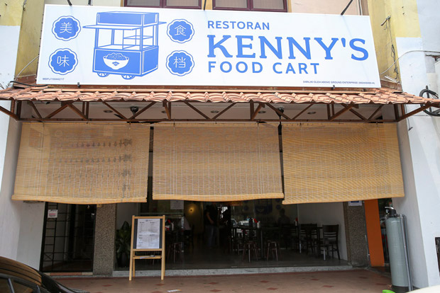 Their signboard depicts their old food stall from the PJ days.